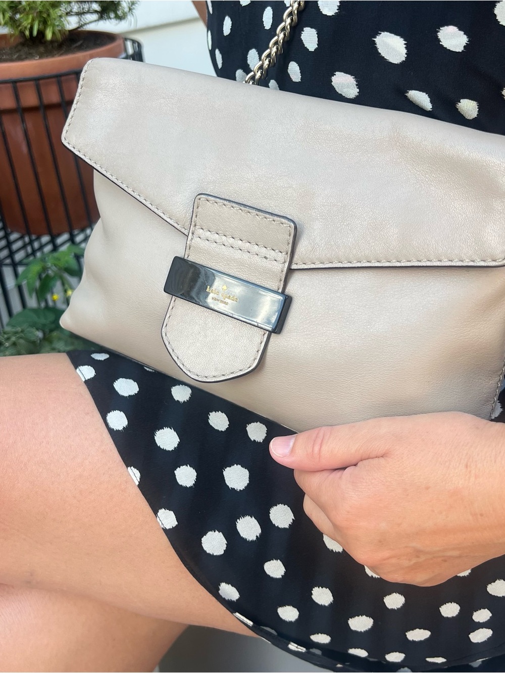 Kate Spade New York Neutral Beige Leather Crossbody Clutch with Chain Strap